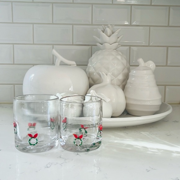 Crate & Barrel Wreath Icon Old-Fashioned Glasses - Thumbnail 4